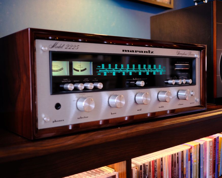 Marantz 2225 с дървена кутия WC-22, кафяв пиано лак, отлично състояние