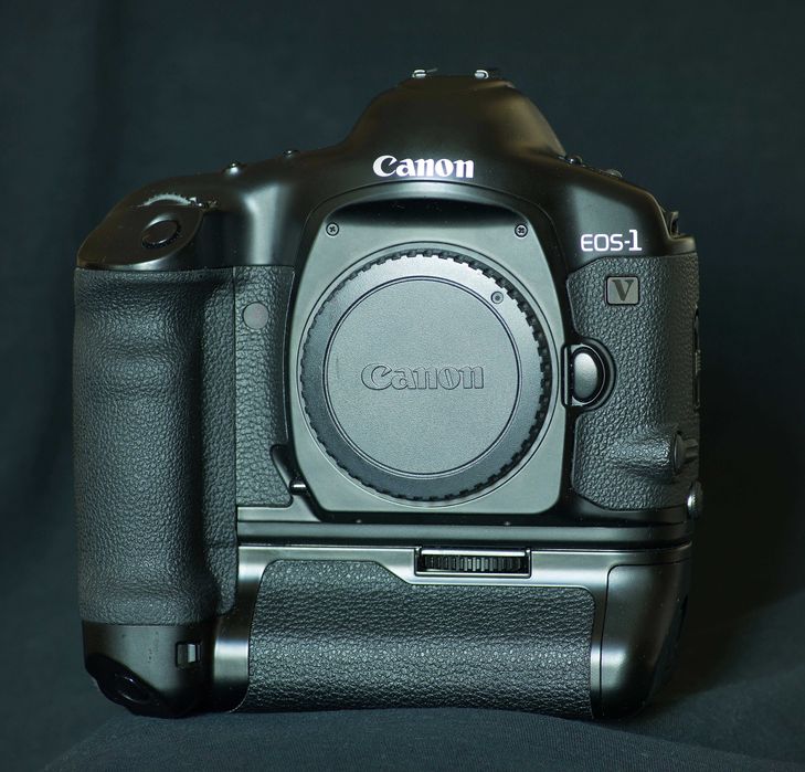 Плёночный Фотоаппарат Canon EOS - 1 V и Фотовспышка !!!