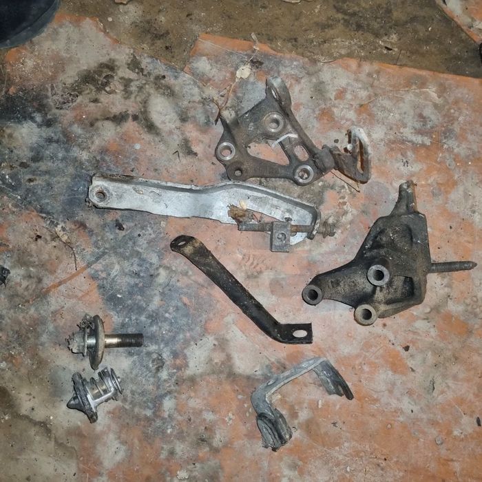 Комплектующие матора таёта Карина