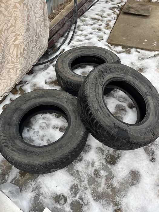 Зимние шины R16 235/75 Yokohama