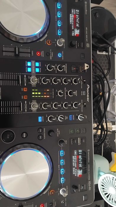Consolă Pioneer DJ XDJ-R1
