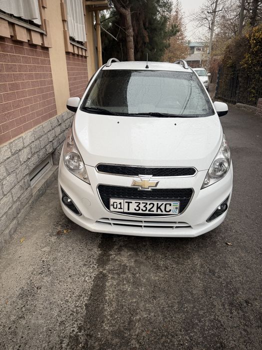 SPARK 2019 автомат белый