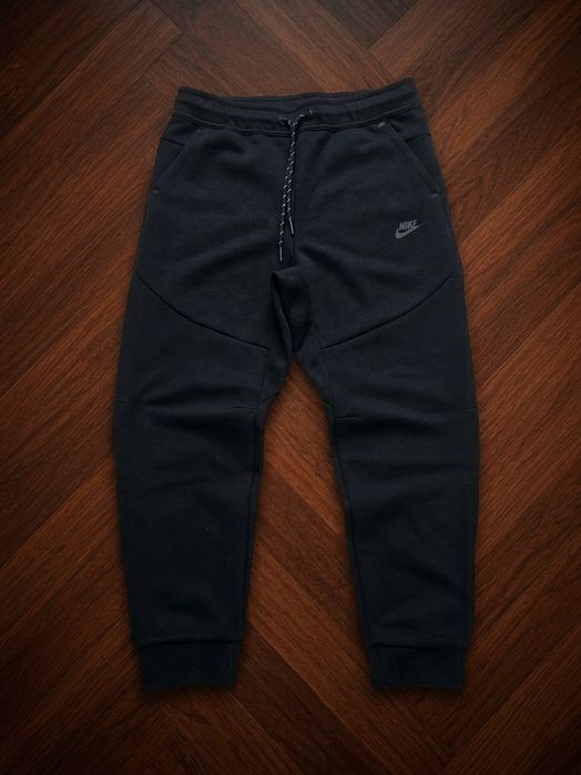 Pantaloni Nike tech negri  marimea S