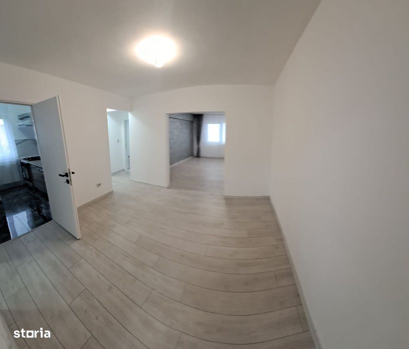 Apartament cu 3 camere , renovat complet