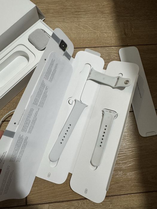 Продам б/у apple watch series 5