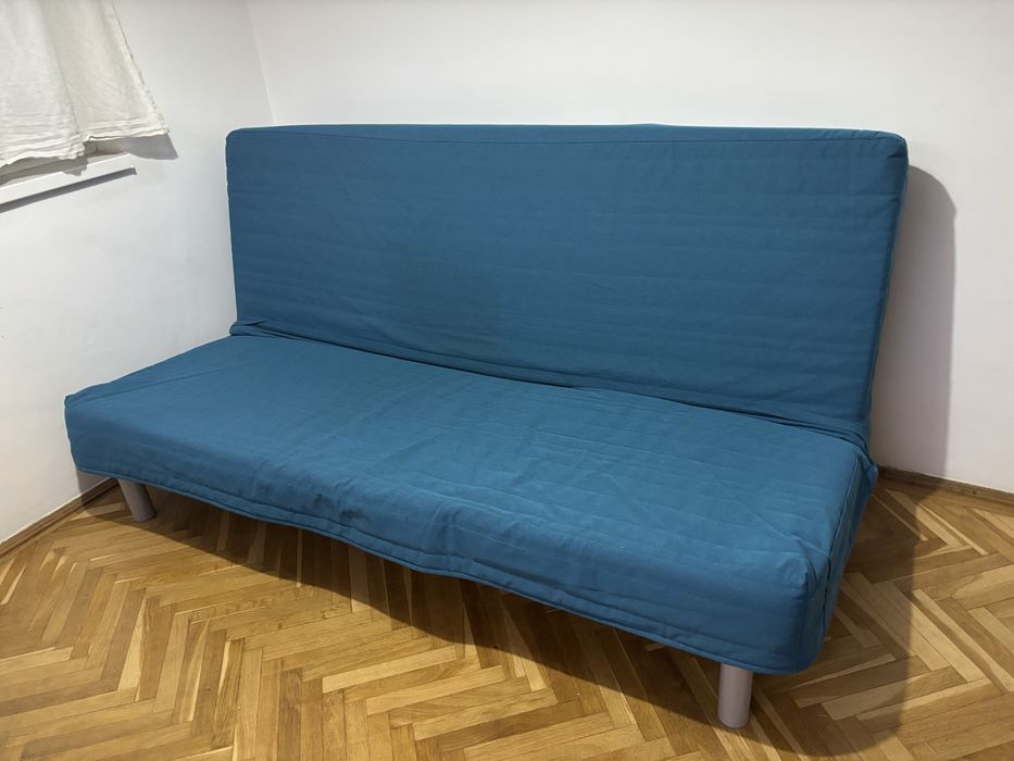 Canapea extensibilă IKEA albastră, pat 150 × 205 cm -350 lei