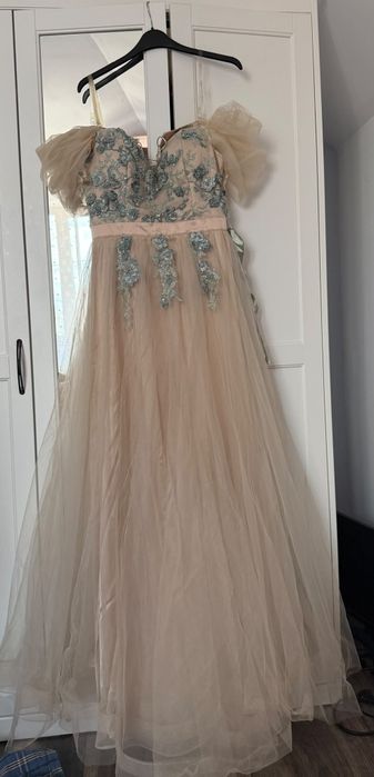 Vand rochie de seara