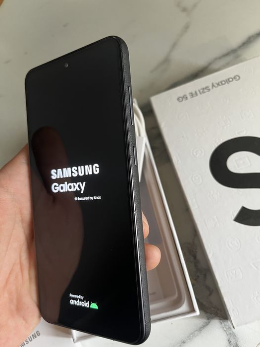Продам Samsung Galaxy S21 FE 256гб