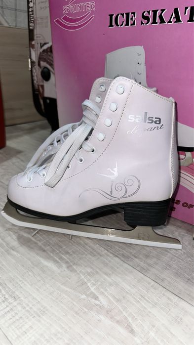 Продам коньки фигурные