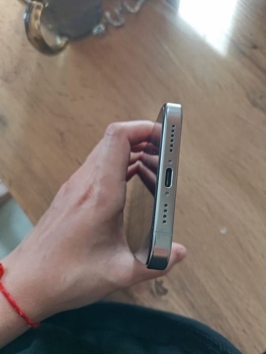 Продам айфон 16 pro max