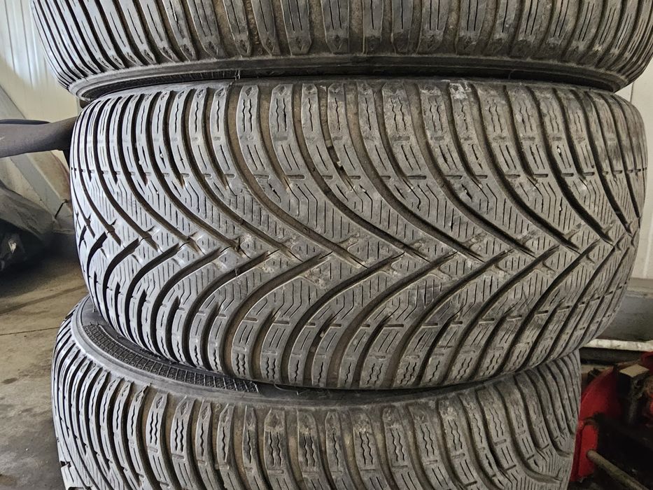 Anvelope iarna 224 45 r17