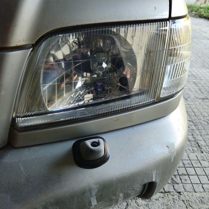 Полиране на фарове с химическо нанасяне на полимер