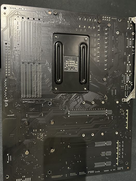 Placa de baza - B550 Aorus Elite V2 + Procesor Ryzen 3 4100