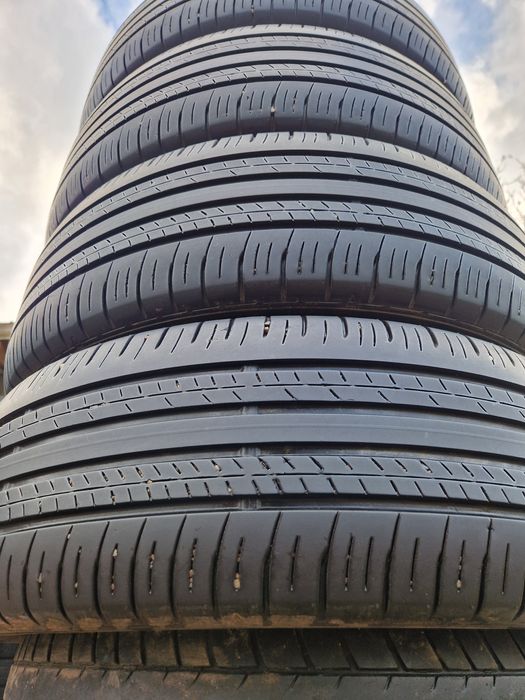 225 60 18  Dunlop 2023