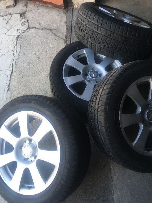 Mercedes оригинални джанти с гуми мерцедес 235/55/17 перфектни 17 цола