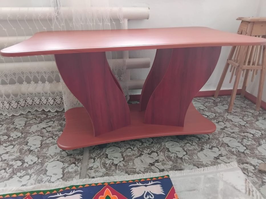 Журнальный столик продам 2000 тг