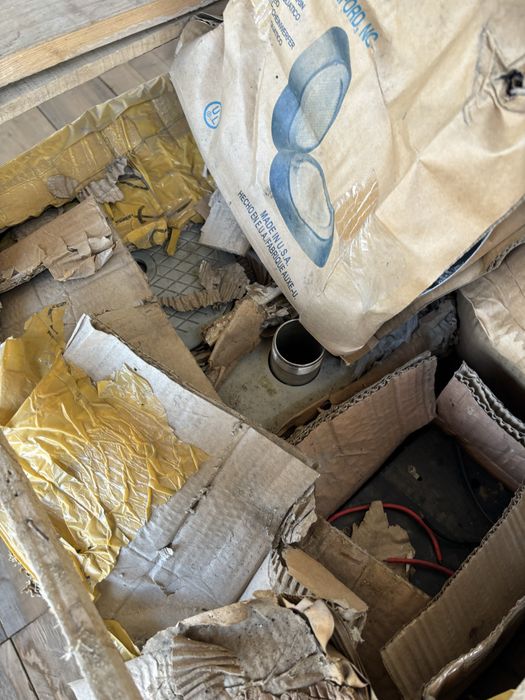 Продам оборудование доя бассейна, бойлер Аристон,,робот -пылесос…