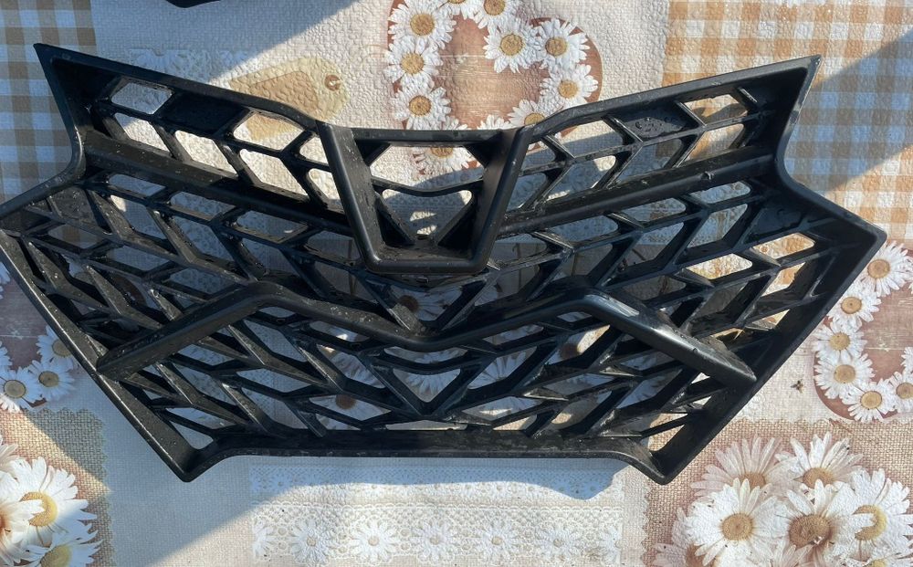Vând Grilă față cf moto X4,X5 2023,2024+două brațe stabilizatoare