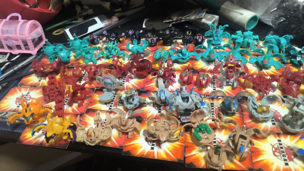Продаю бакуган оригинал