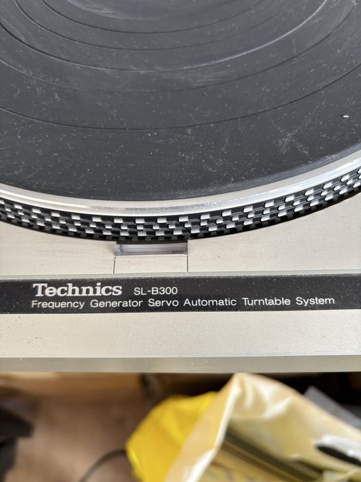 Виниловый проигрыватель Technics SL-B300