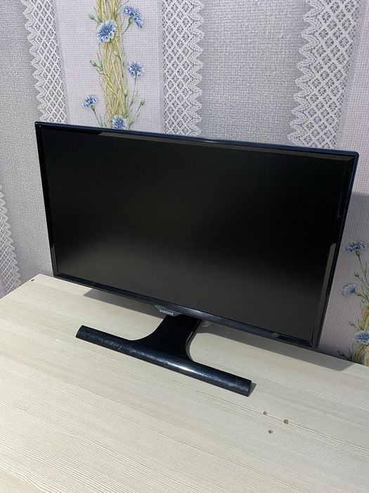 Монитор Samsung 24" IPS Full HD