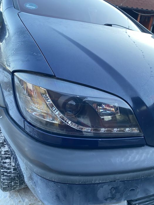 Vand Faruri Opel Zafira