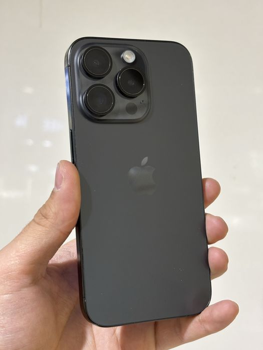 Продаю iPhone 15 pro 256Gb