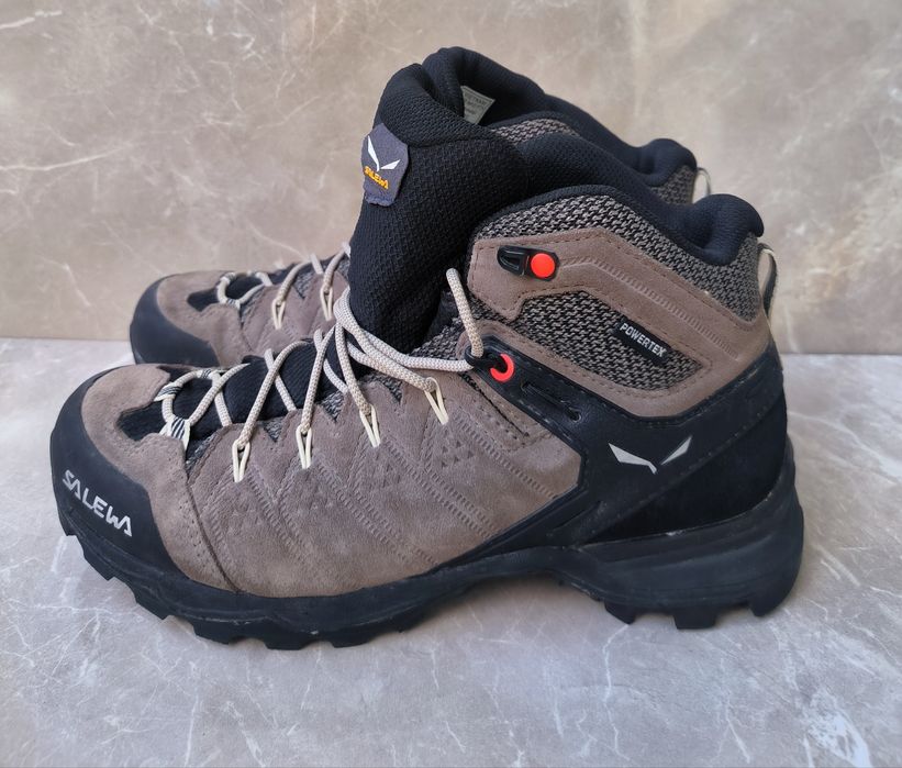 Salewa номер 38,1/2 Дамски обувки