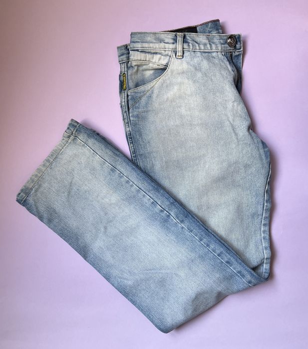 Джинсы ARMANI мужские б/у в отличном состоянии 24 размера