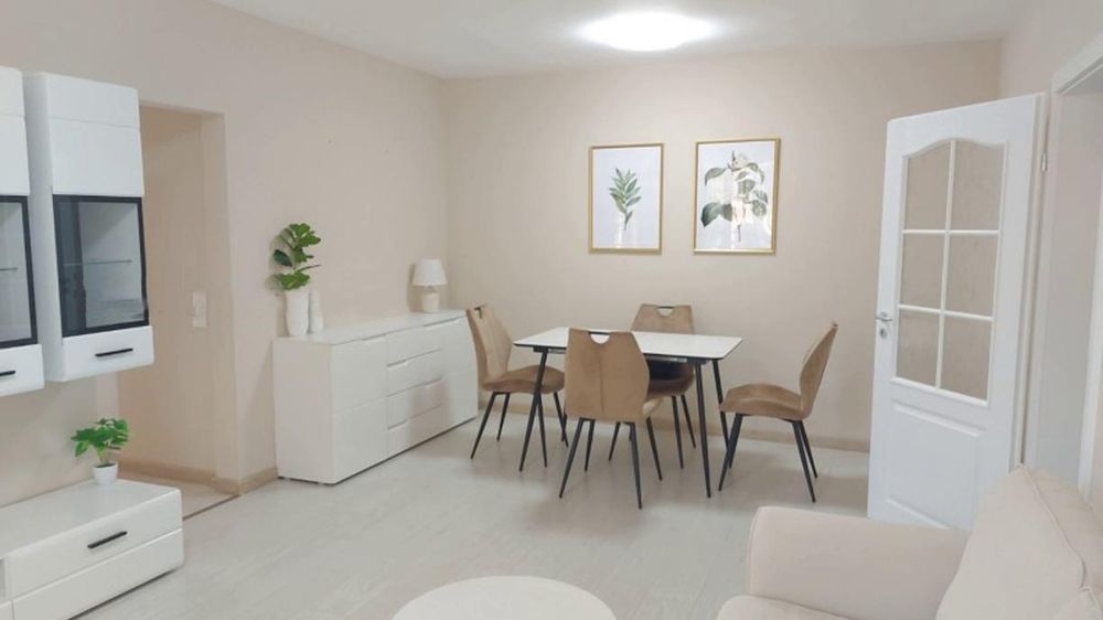 Дава се под наем Тристаен апартамент в София, Център - 90 кв.м за 1000 € - Снимка #2