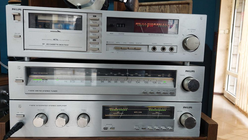 Сет Philips Усилвател ,дек, тунер