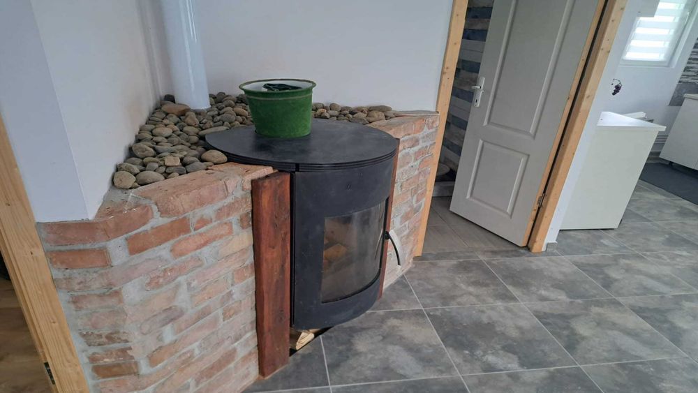 Casă modernă 45mp + 15mp terasă, teren generos 37 ari – Oroiu, jud. Mureș