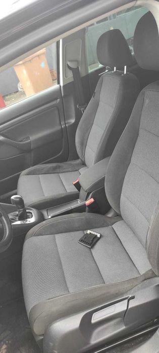 Dezmembrez Volkswagen Golf 6 2.0TDi Cod CFF 2011 break