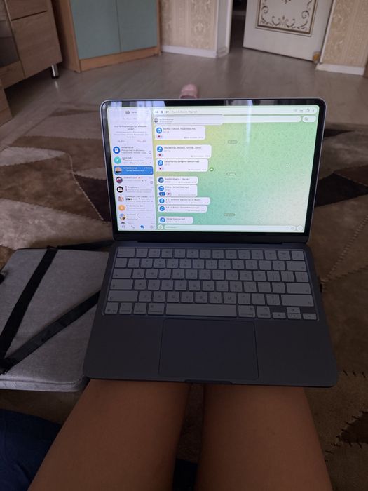 Продам macbook A18pro