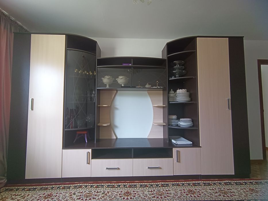 Стенка продается.