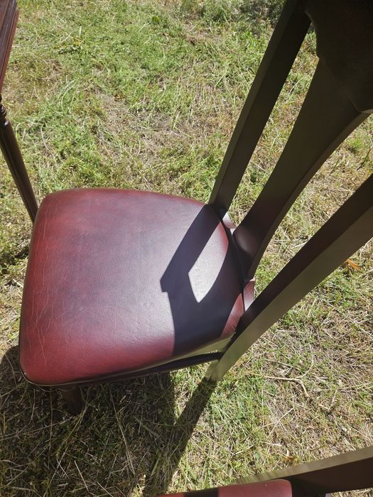 Set masă extensibila si 4 scaune Elvila model Tudor