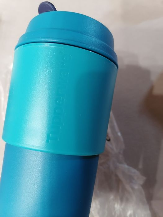 Кутии за храна на Tupperware, чаши, бутилки, нови