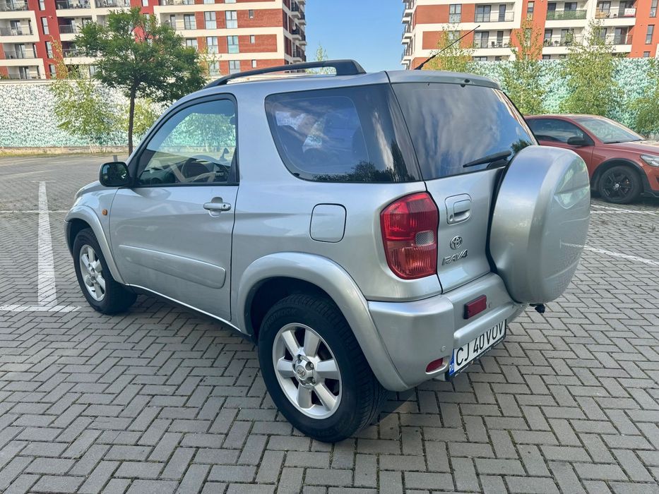 Toyota RAV4 Toyota RAV-4 SUV•2.0 Benzină Automat 4x4 • Trapă • Remote Start