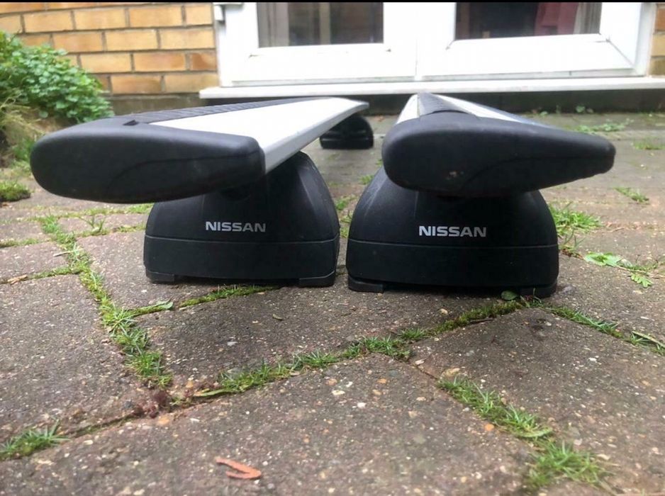 Nissan Qashqai 2014- напречни греди, багажник, Thule