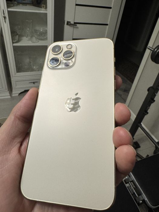Iphone 12 pro gold
