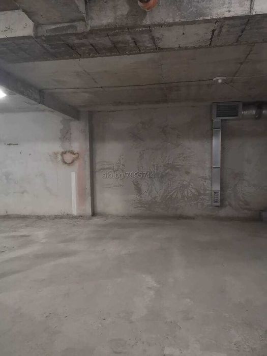 Дава се под наем Гараж / Паркомясто в Бургас, Възраждане - 15 кв.м за 76.5 € - Снимка #1