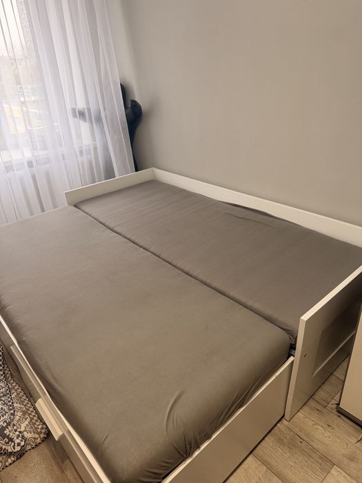 Продам кровать Ikea с матрасами