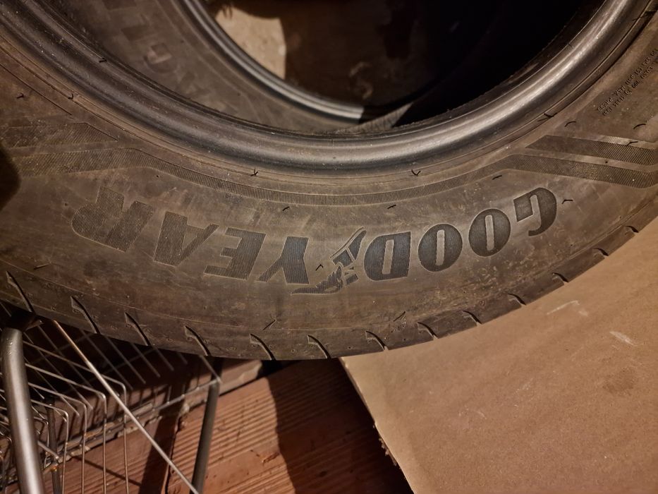 2бр Гуми 235/65/17 Made in Germany