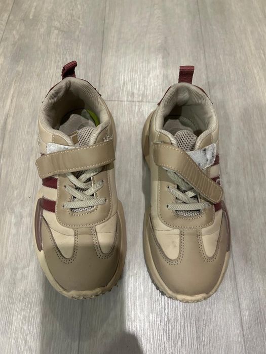 Продам обувь для девочки