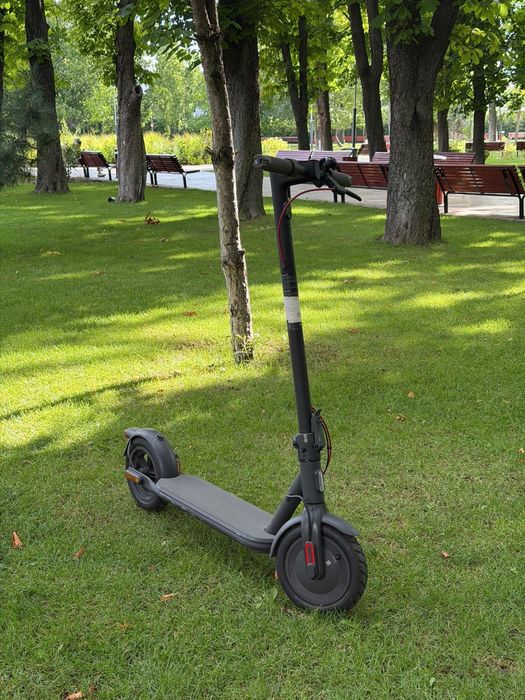 Trotinetă Xiaomi Pro Ultra cu SEMNALIZĂRI