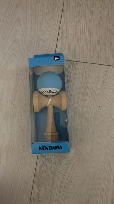 Kendama cu grip si gaură în BanceHole