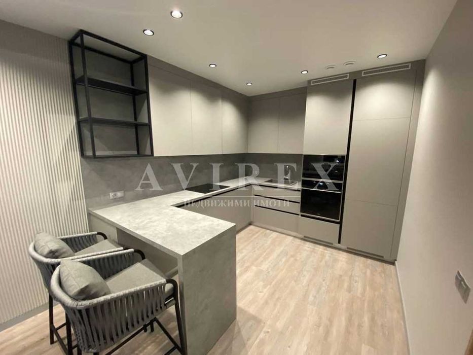 Двустаен апартамент на метри от ПУ