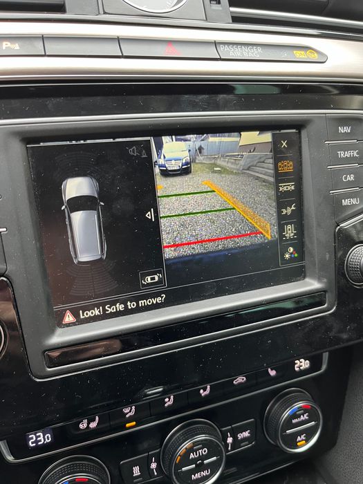 Ecran central cu ramă și modul mib vw passat b8