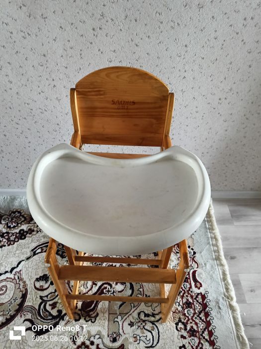 Продаю стул и стол для кормления