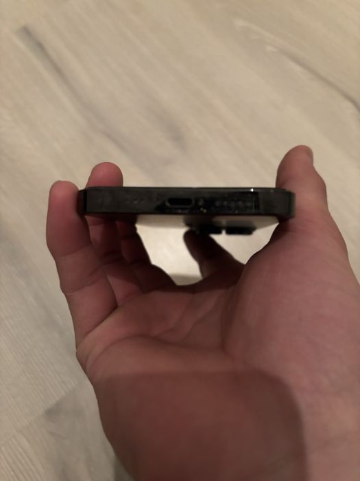 iPhone 14 pro.                                         .